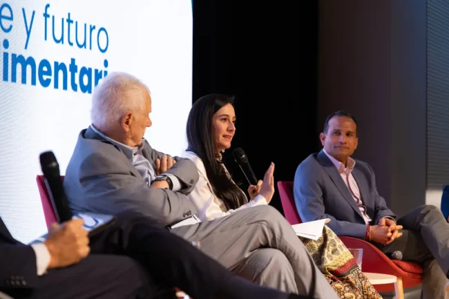 Carla Muirragui, presidenta ejecutiva de ANFAB, durante su intervención en el aniversario de 25 años del gremio